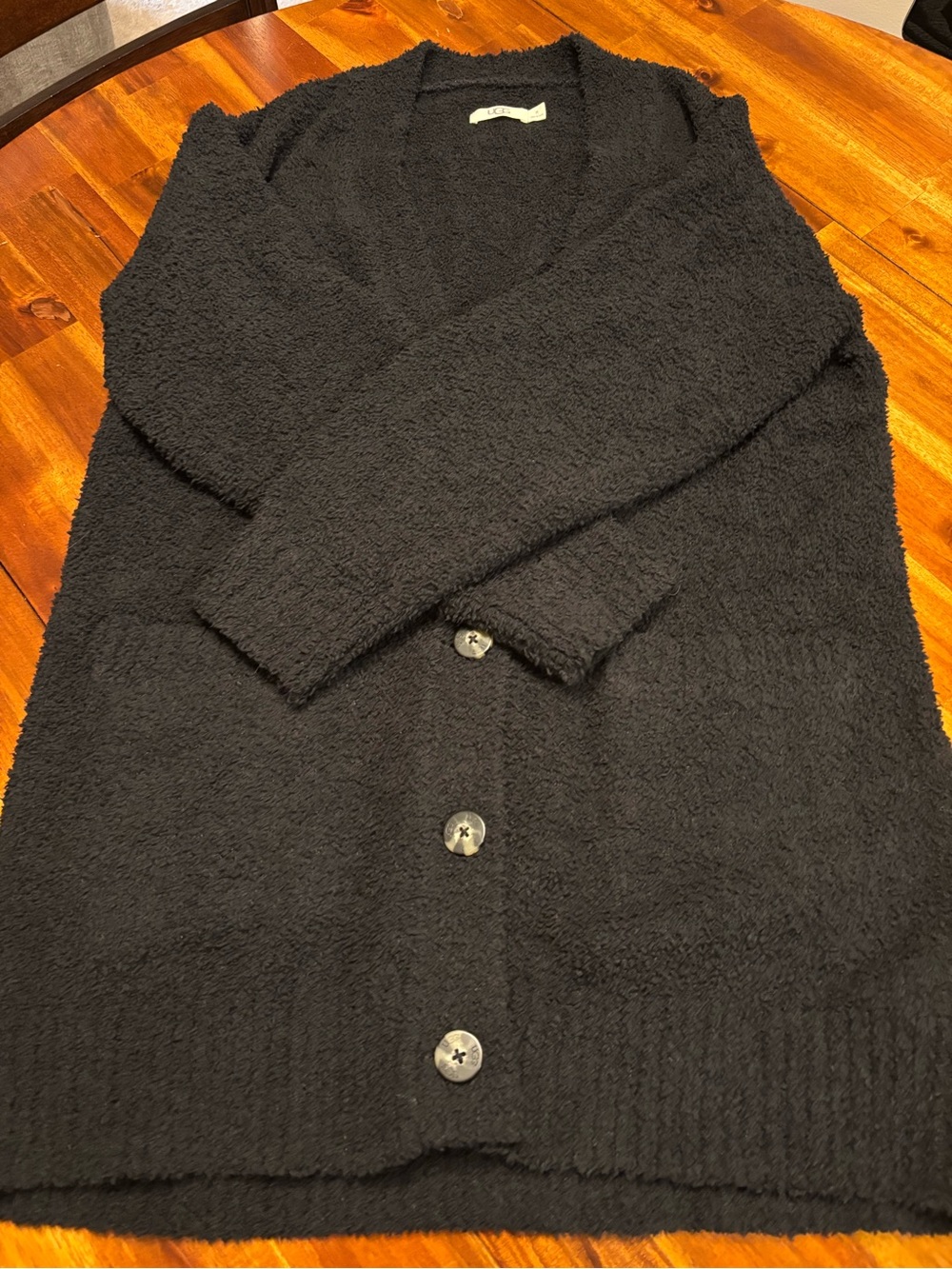 UGG Sweaters (2) Medium - Picture 3 of 6